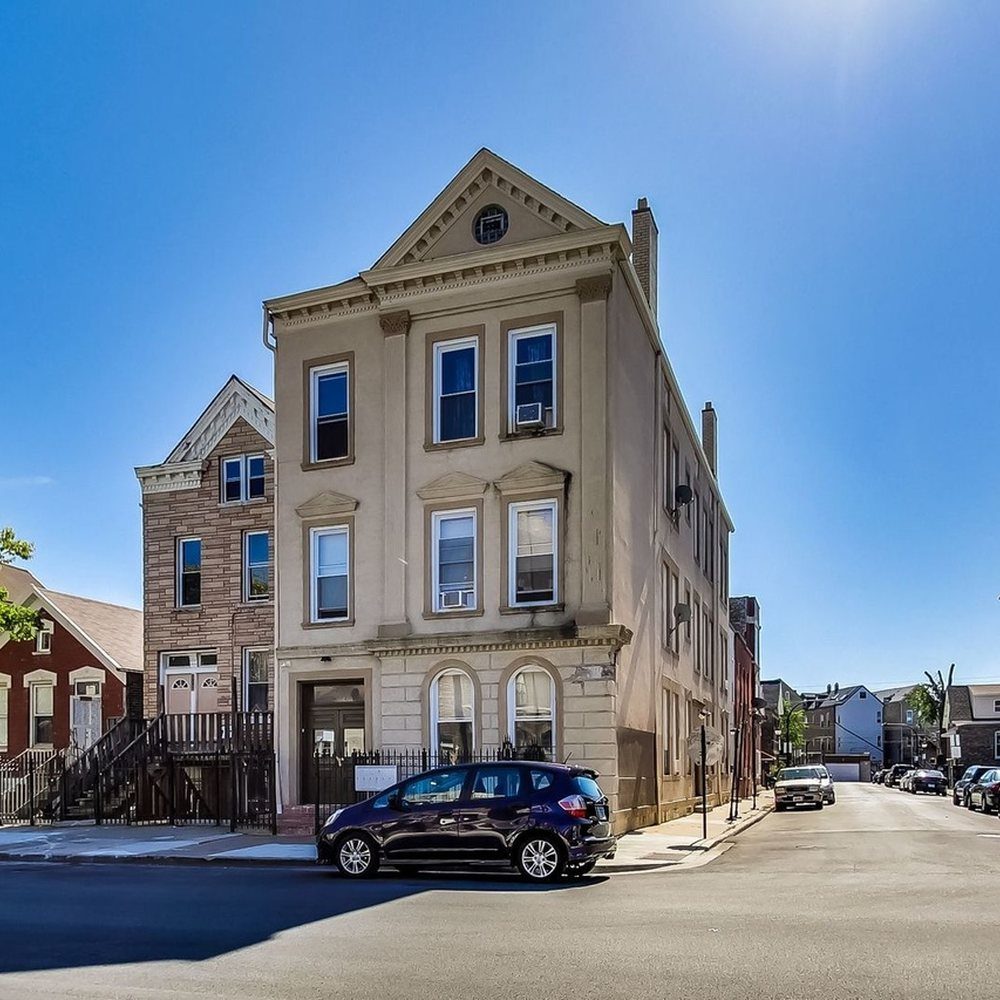2031 W. 23rd St.: Before · 2019 listing