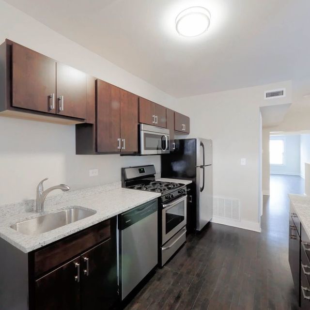3249–51 N. Damen Ave.: Kitchen · 2022
