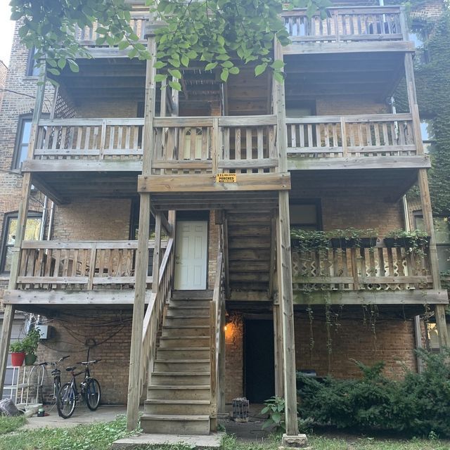 3249–51 N. Damen Ave.: Rear porches · 2022