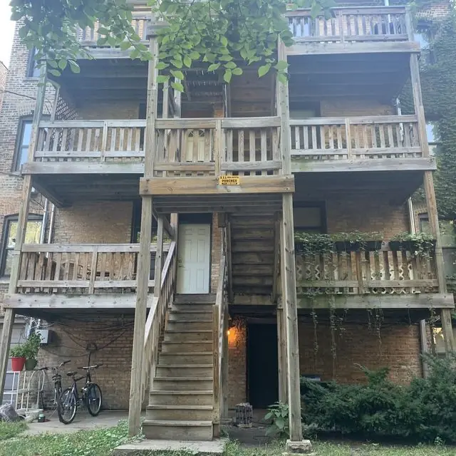 3249–51 N. Damen Ave.: Rear porches · 2022