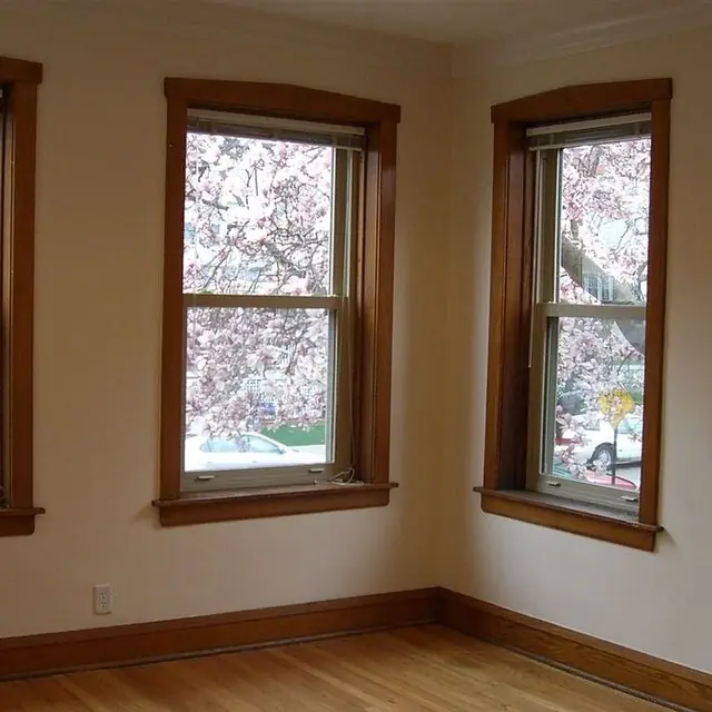 4050–52 N. Central Park Ave.: Front windows · earlier listing