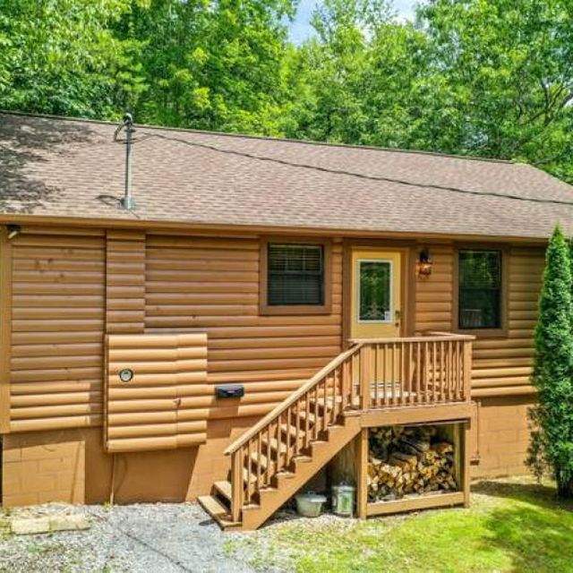 4501 Donna Allen Way: Before · third cabin